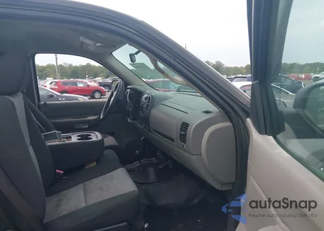 2008 Chevrolet Silverado K1500 z USA, uszkodzony, nr VIN 1GCEK19068E199370